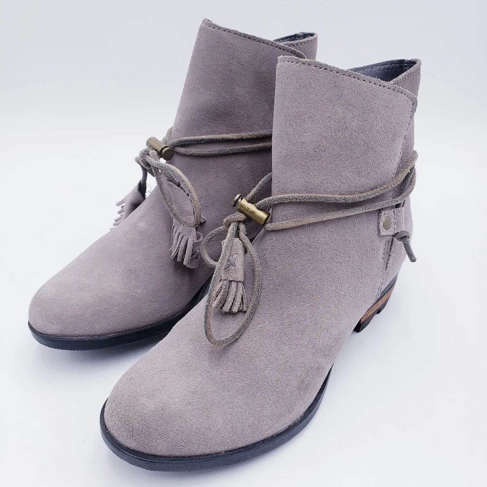 Sorel Farah Short Boot Ankle Gray Suede Heeled NL2682-005 Women's Size‎ 7.5